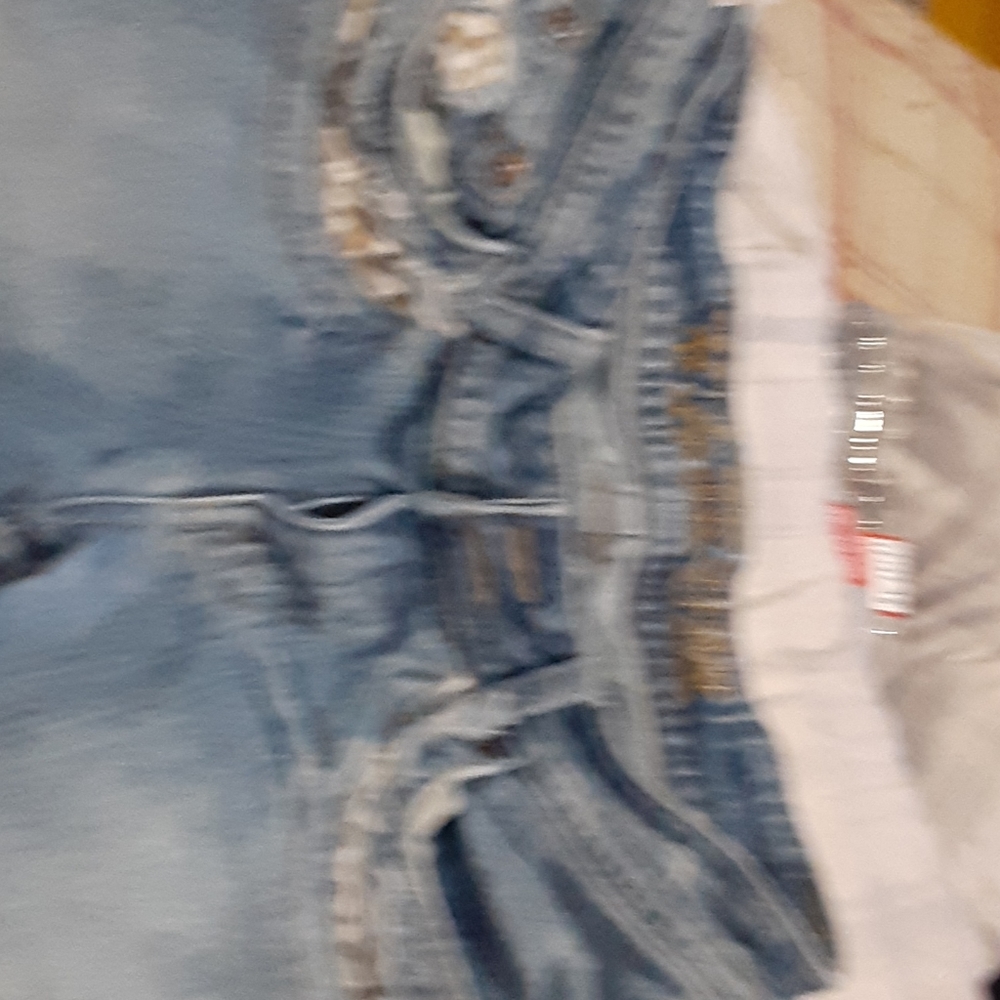 YAKUM denim shorts - Picture 3 of 4